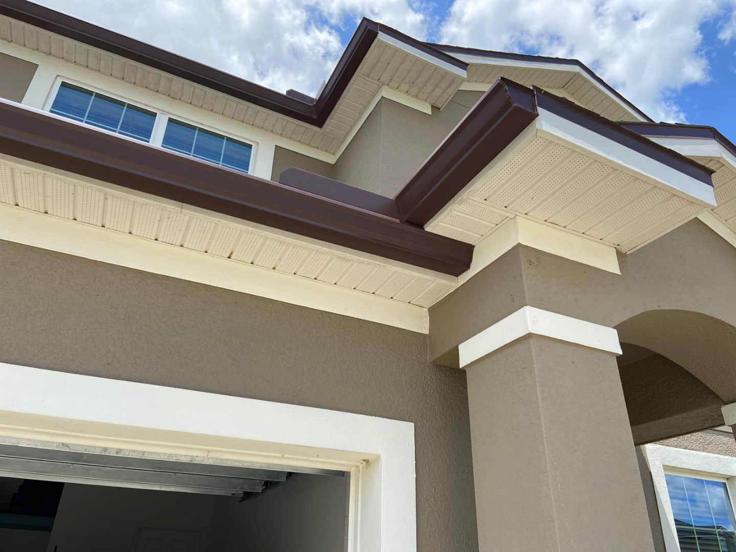 seamless-gutter-installers-Lake-Nona